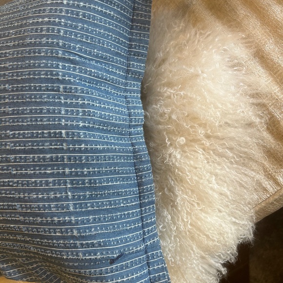 Large Blue and White Striped Pillow with Flange, Cotton Fabric 22 x 22 - Picture 4 of 9